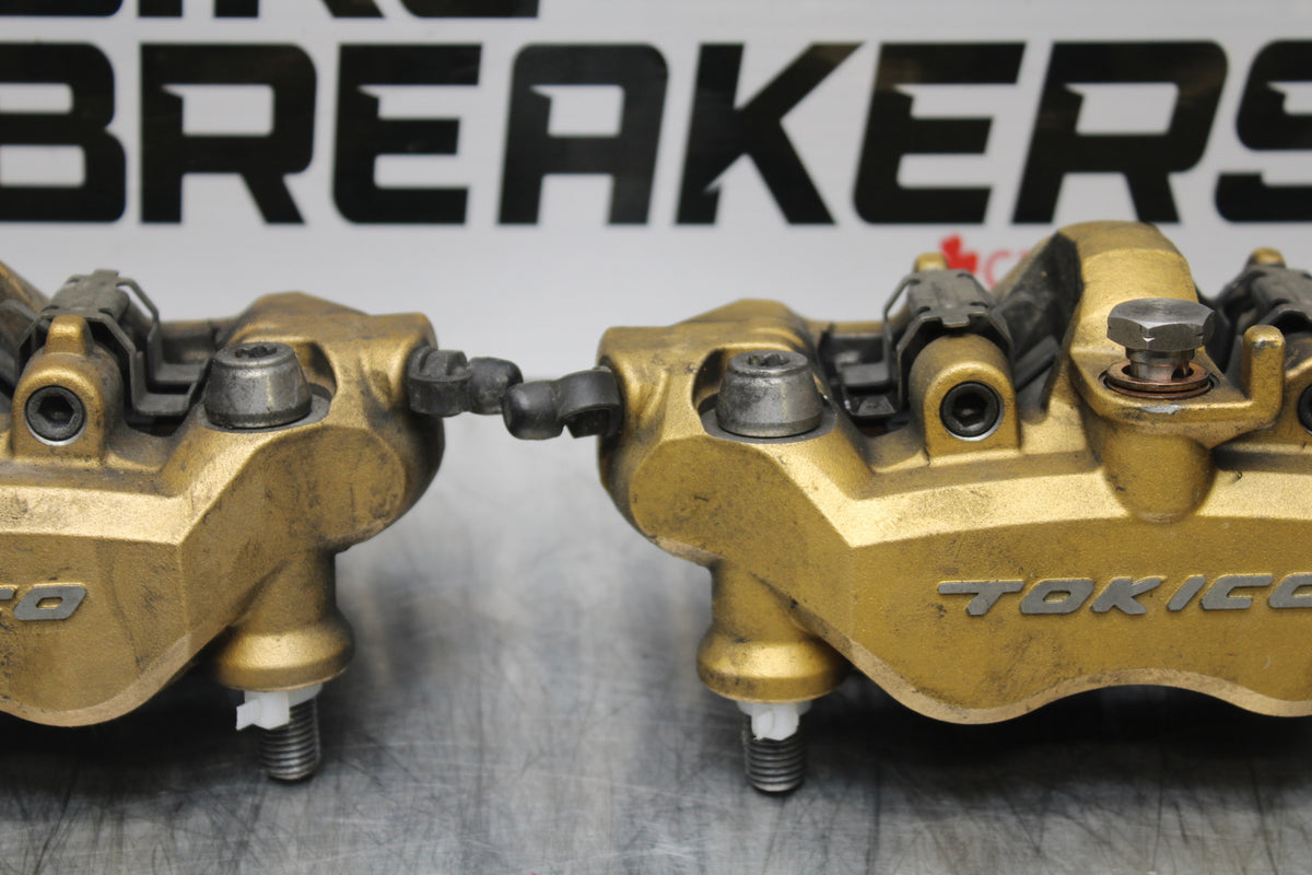 04-05 KAWASAKI NINJA ZX10R RIGHT LEFT FRONT BRAKE CALIPER SET  BB163
