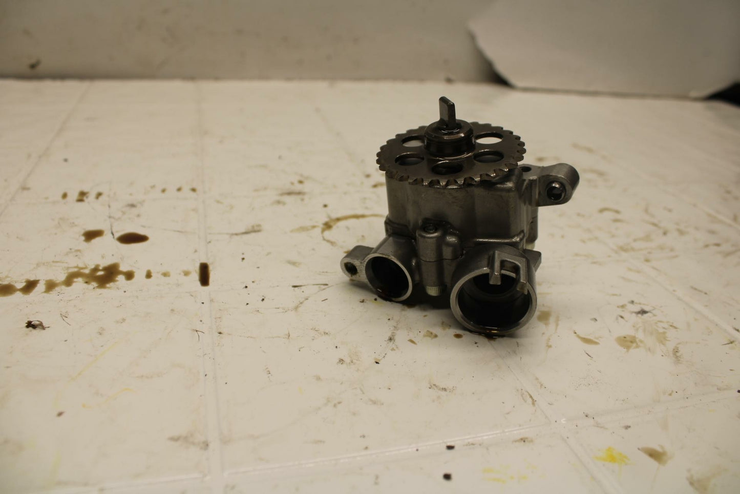 08-16 YAMAHA YZF R6 ENGINE MOTOR OIL PUMP BB406