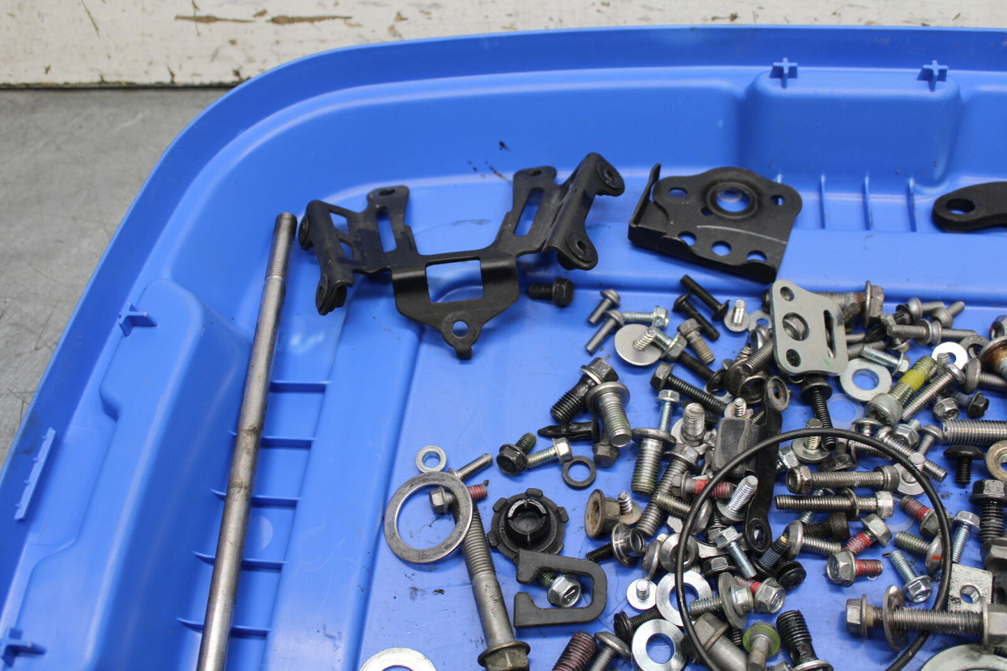 19-22 KAWASAKI Z400 MOUNTING BOLTS HARDWARE MOTOR SCREWS BB738