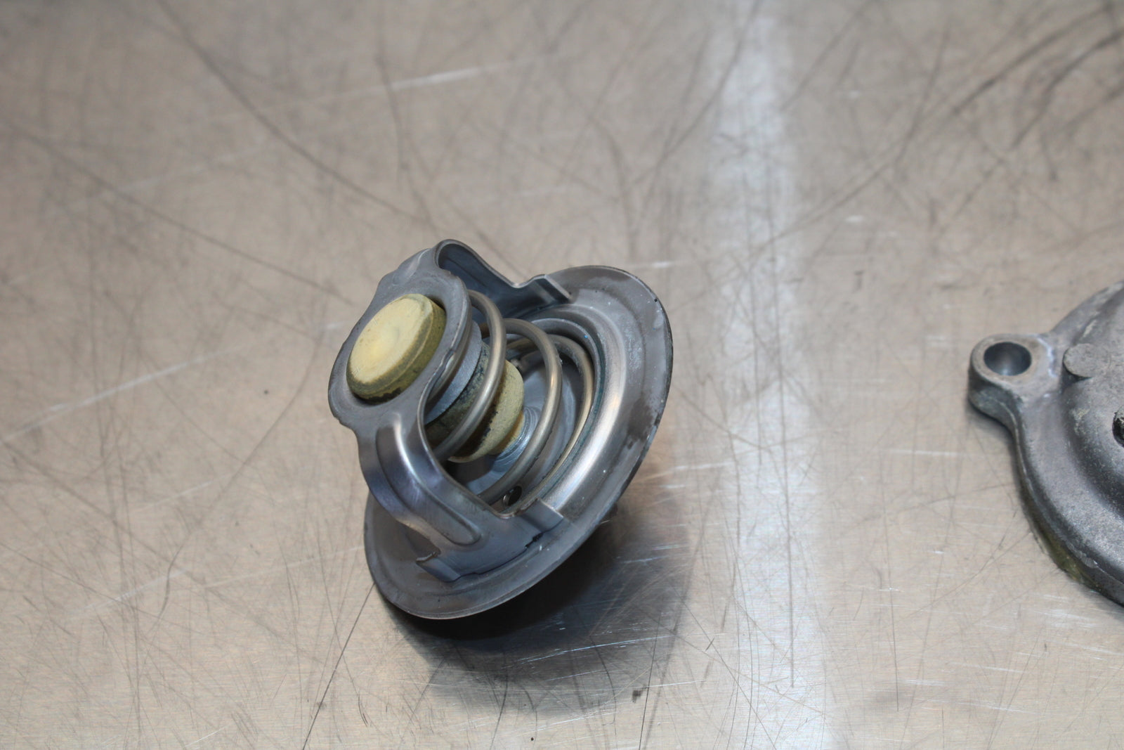 13-18 KAWASAKI NINJA ZX6R THERMOSTAT W HOUSING ASSEMBLY BB143