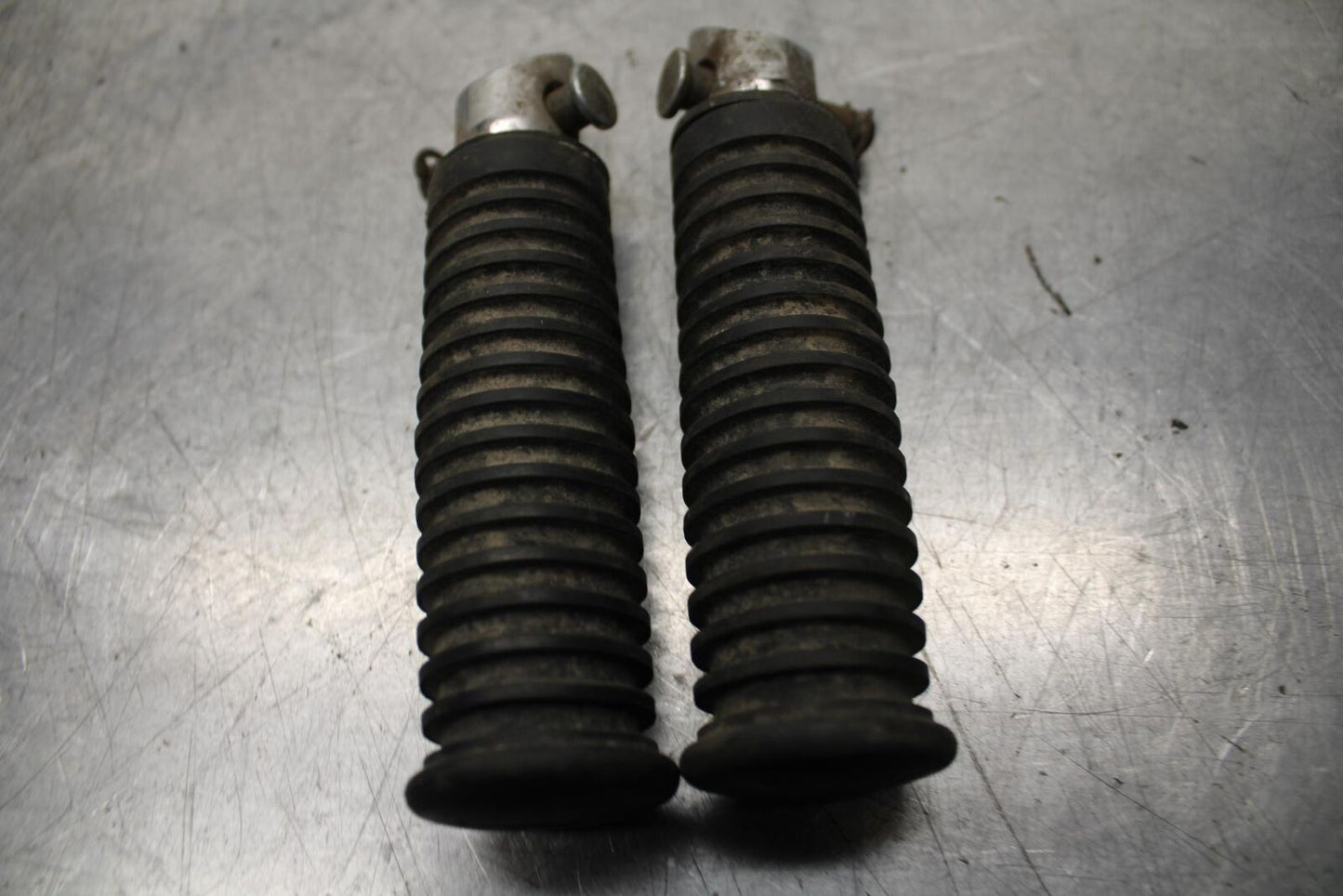 1996 Kawasaki Vulcan 800 VN800B Classic REAR PASSENGER FOOT STEP PEG BB93