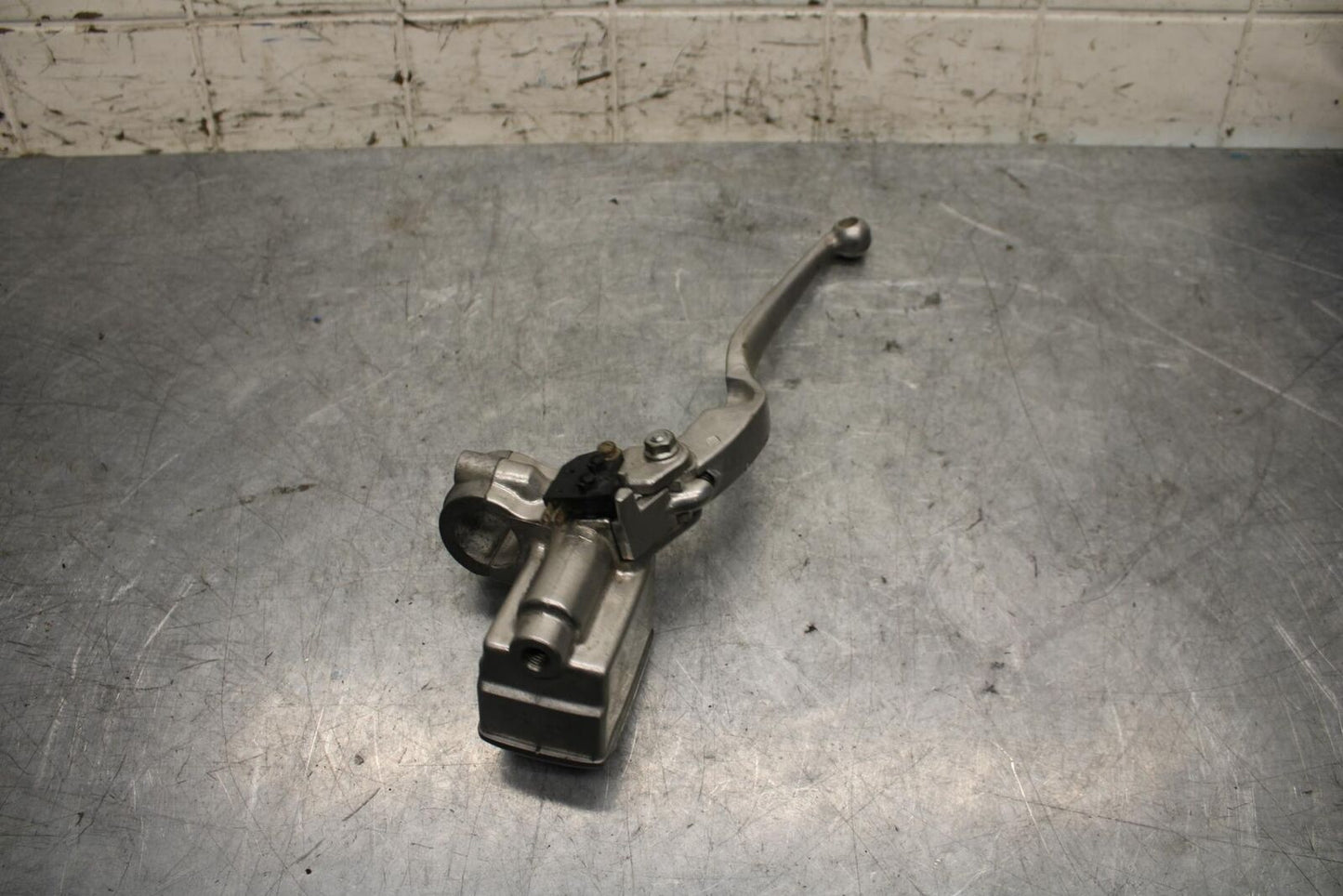 2005 Kawasaki Vulcan 1600 VN1600D Nomad FRONT BRAKE MASTER CYLINDER BB556