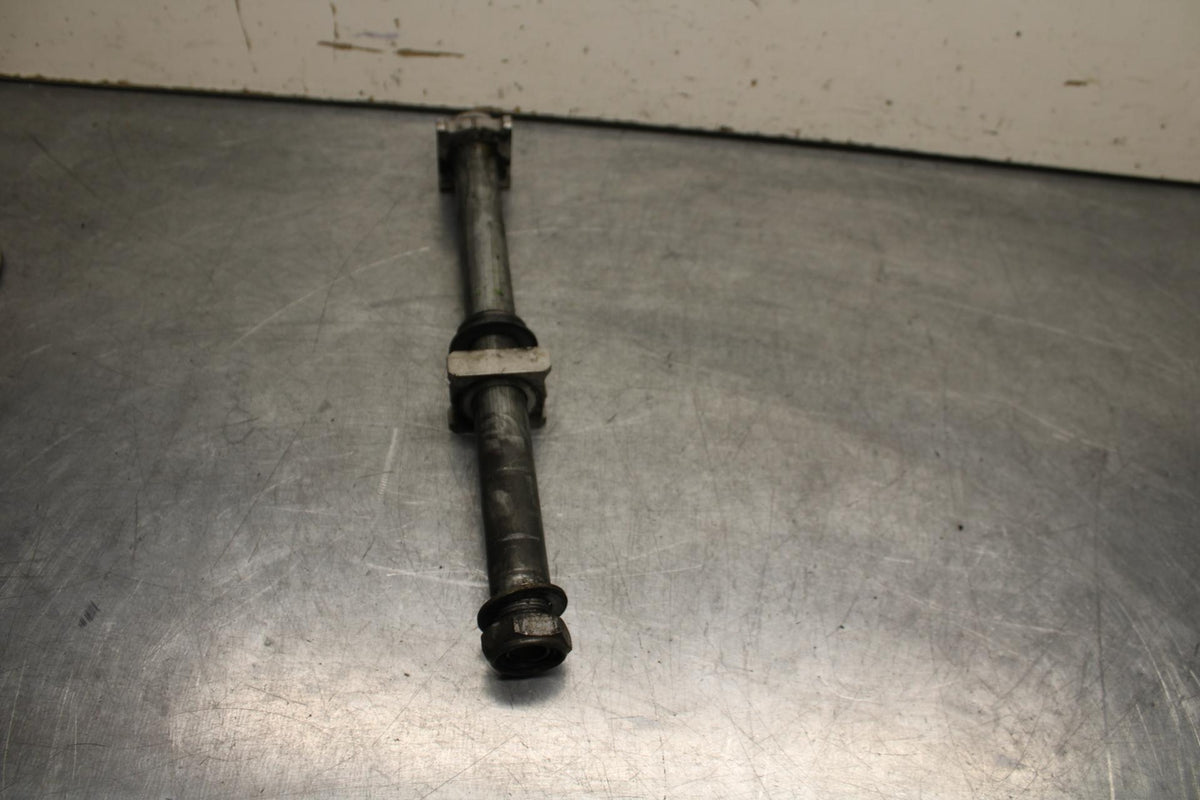 05-06 HONDA CBR600RR REAR AXLE BACK WHEEL RIM BOLT AXEL 42301-MEE-D00 BB624