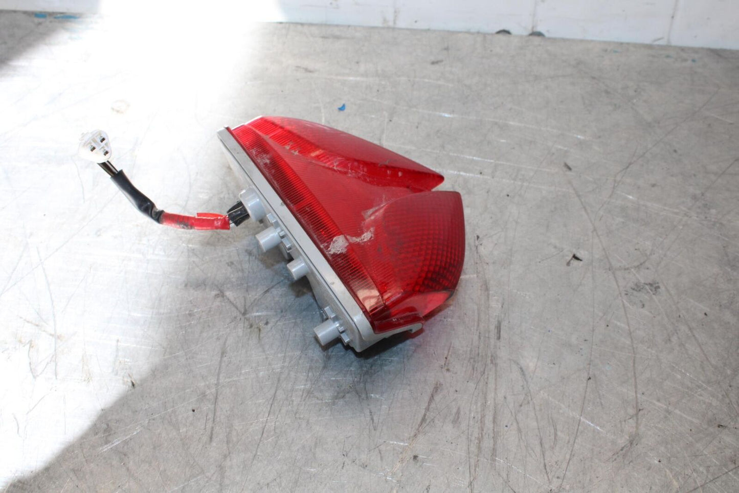 15-21 SUZUKI GSXR600 REAR TAIL TAILLIGHT BACK BRAKE LIGHT BB437