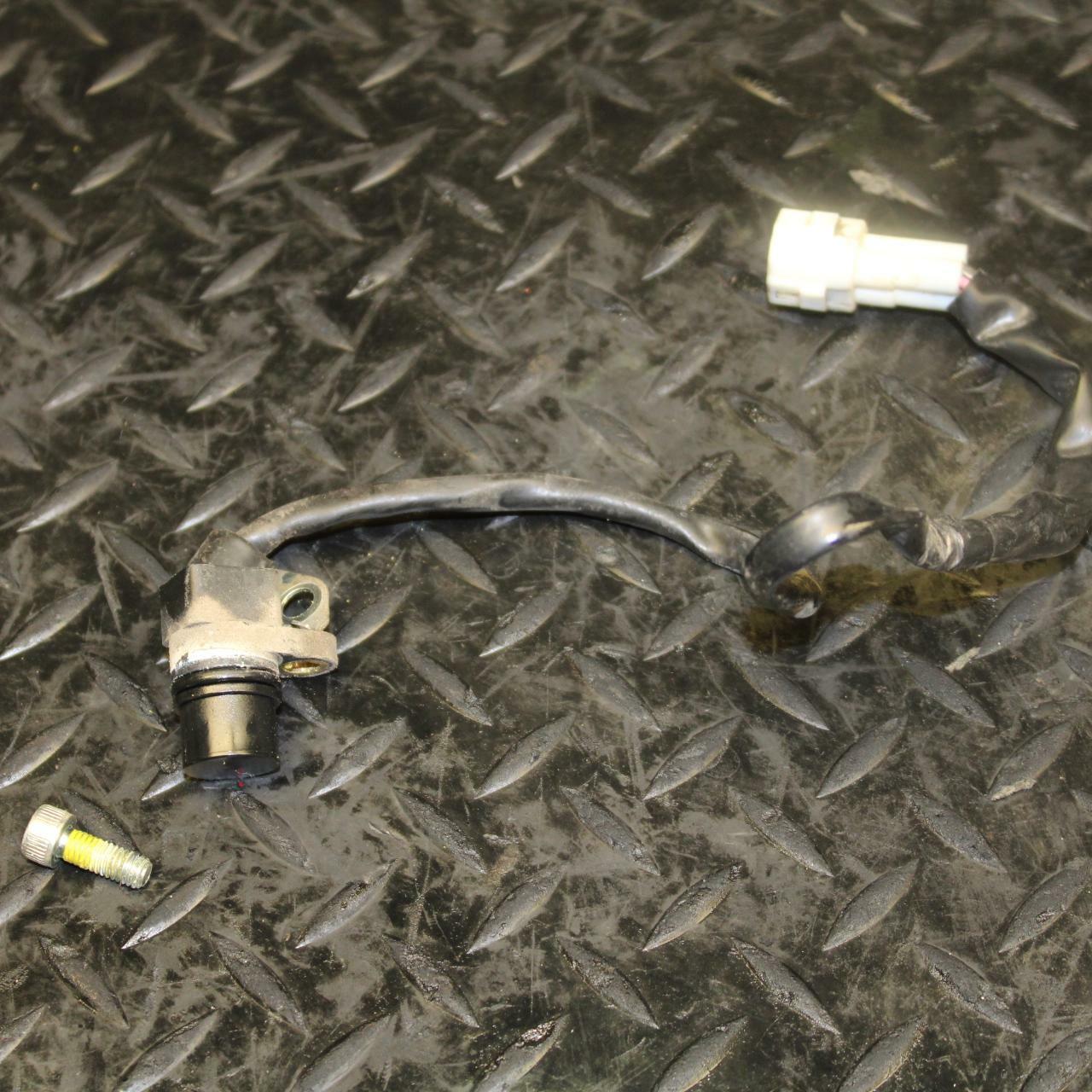 07 YAMAHA YZF R1 SPEED SPEEDOMETER SENSOR  BB191 B