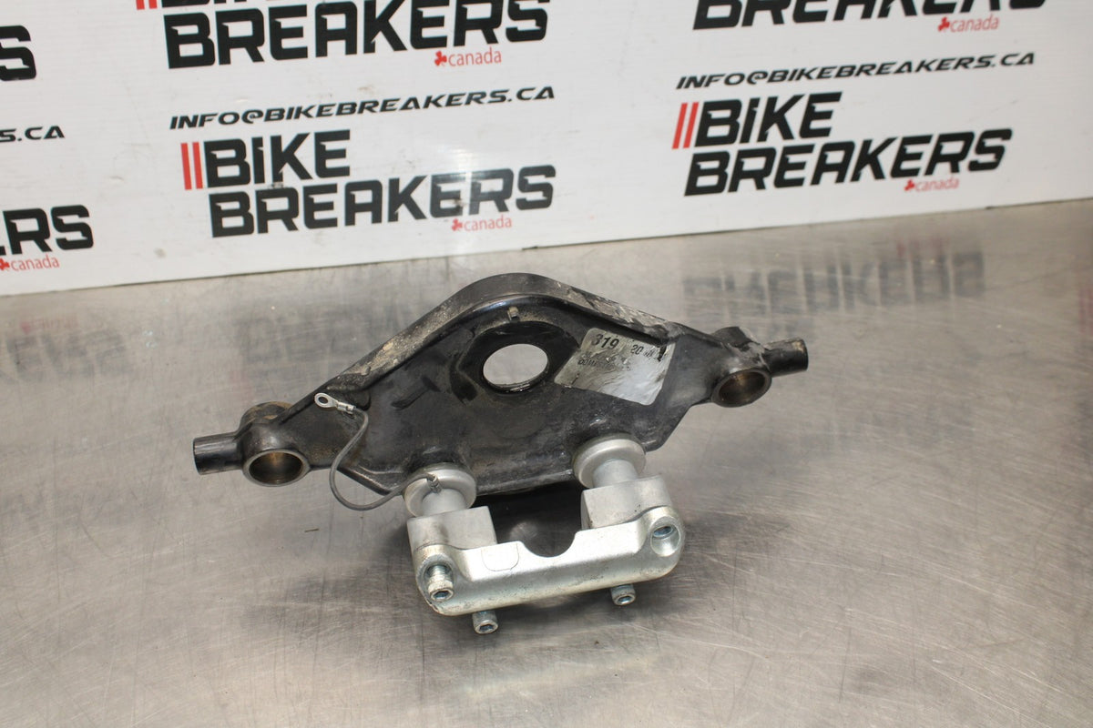 08 HARLEY-DAVIDSON ELECTRA GLIDE POLICE EFI FLHTPI UPPER TRIPLE TREE CLAMP BB816