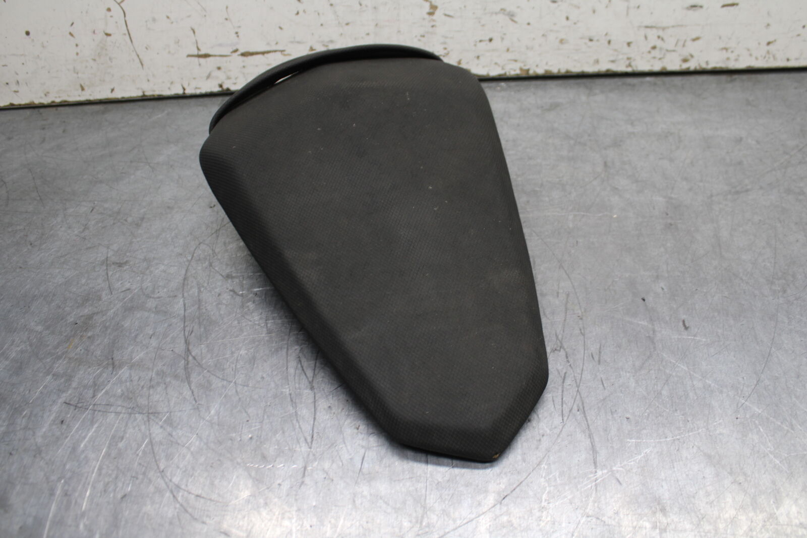 19-22 KAWASAKI Z400 REAR BACK PASSENGER TANDEM SEAT PAD SADDLE PILLION BB738