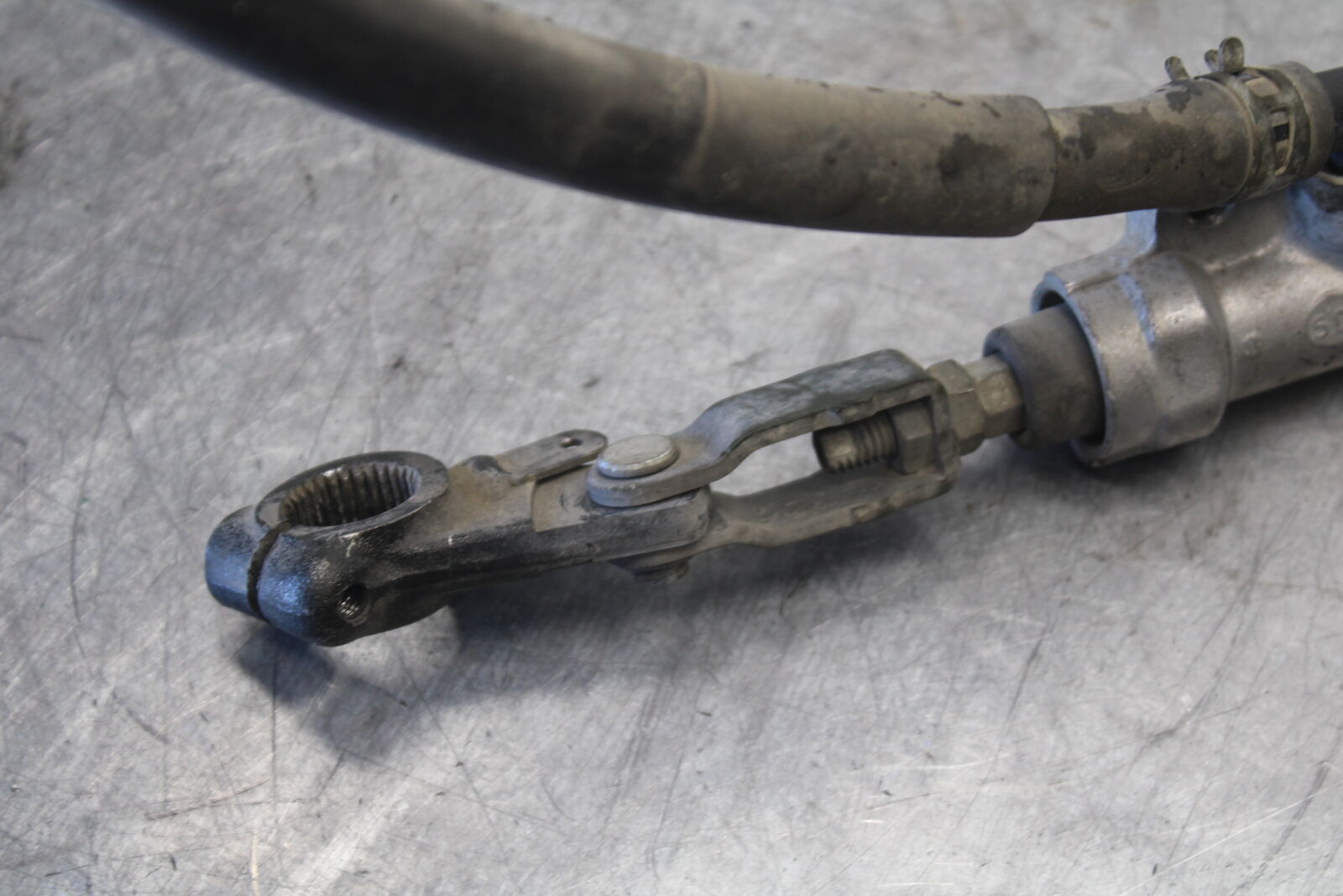 05-06 YAMAHA ROYAL STAR REAR BACK BRAKE MASTER CYLINDER W RESERVOIR BB697