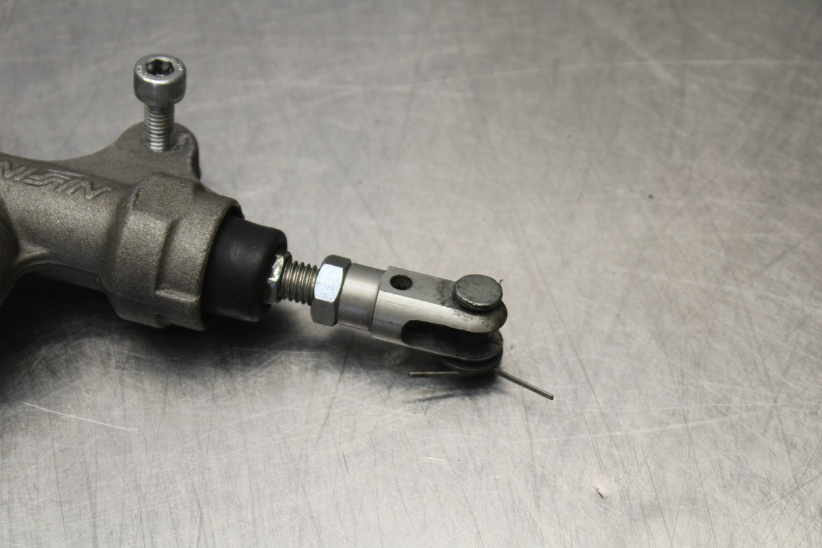 06-07 YAMAHA YZF R6 REAR BACK BRAKE MASTER CYLINDER W RESERVOIR BB763