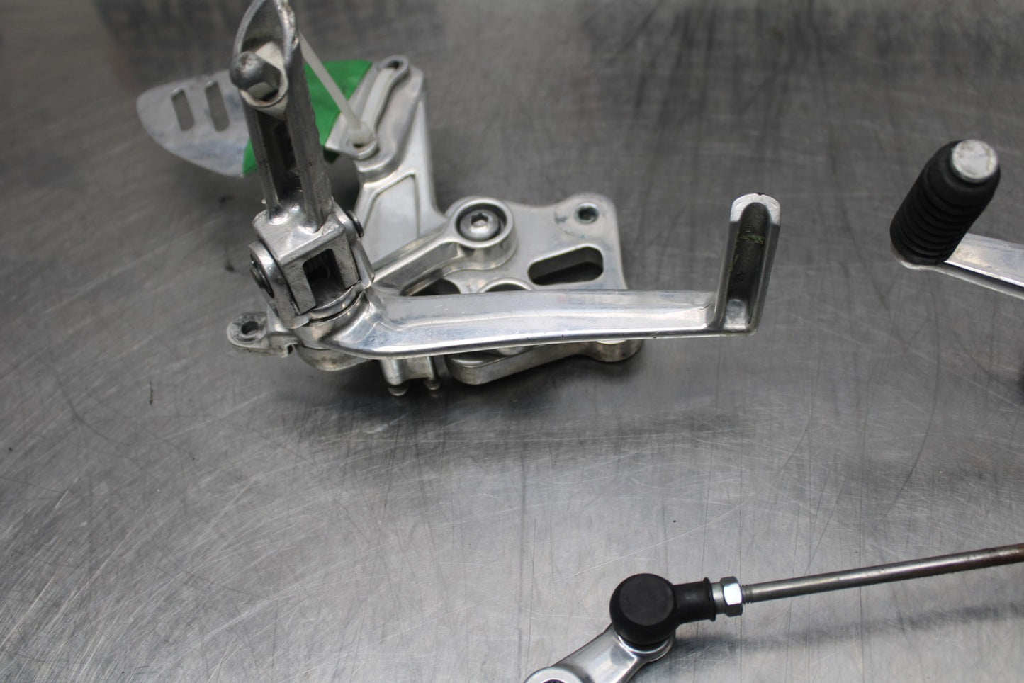 07 SUZUKI GSXR1000 POLISHED  REARSET REAR SET DRIVER PEG BRACKETS BB770