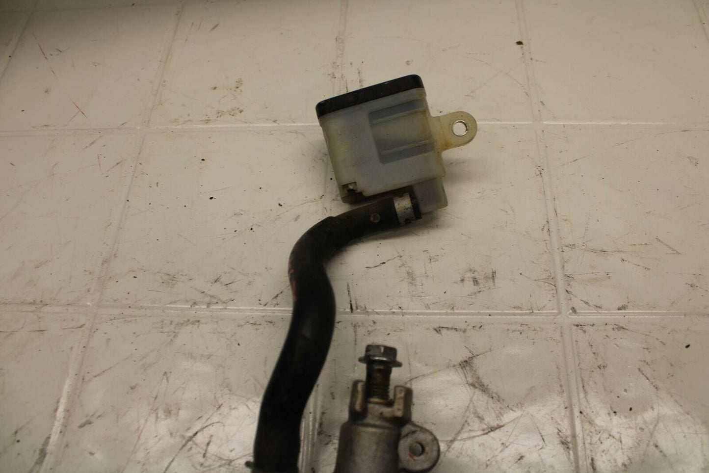 06-07 SUZUKI GSXR750 REAR BACK BRAKE MASTER CYLINDER W RESERVOIR BB300 B
