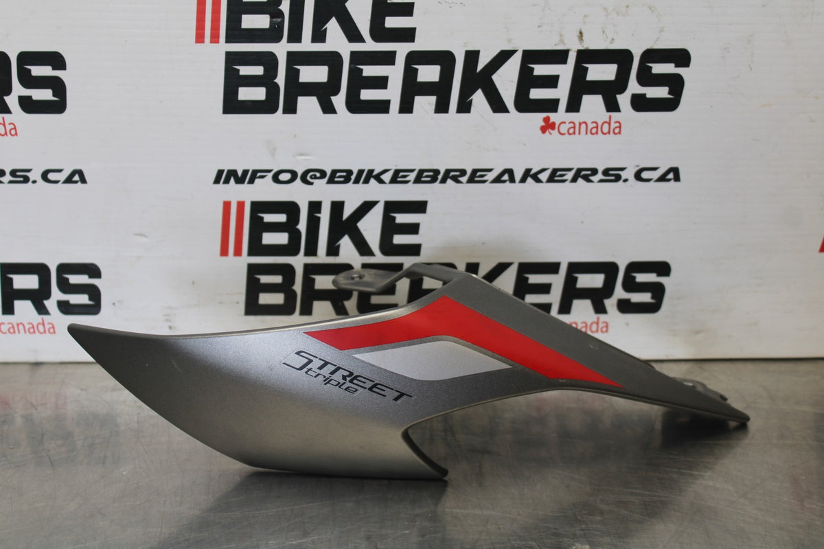 20 TRIUMPH STREET TRIPLE 765 LEFT REAR BACK TAIL FAIRING COWL SHROUD BB864