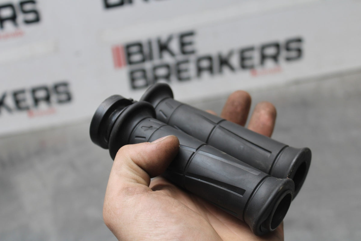 08 KAWASAKI NINJA ZX10R RIGHT THROTTLE GRIP BB902