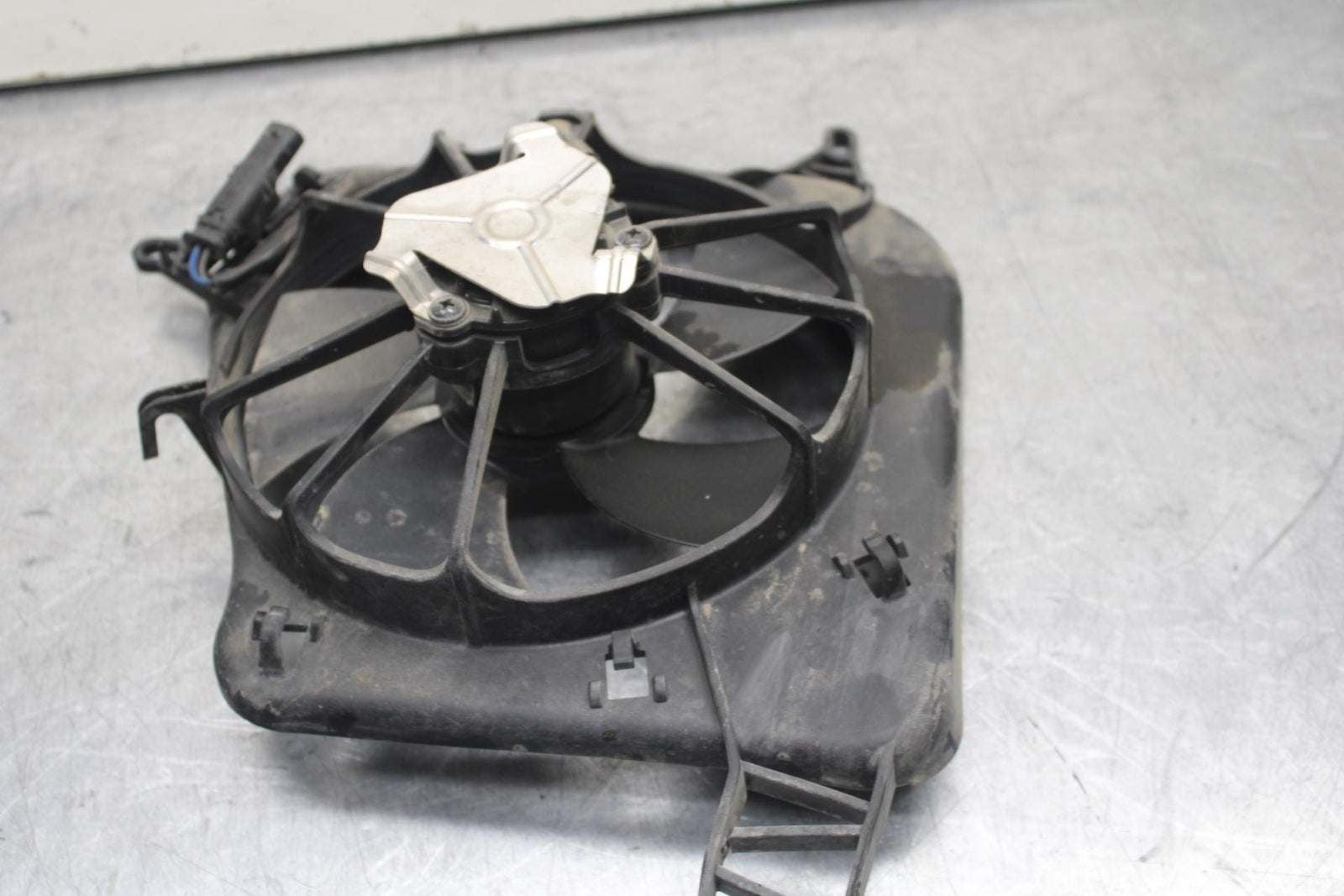  BB6042016 BMW S1000R ABS ENGINE RADIATOR COOLING FAN BB604