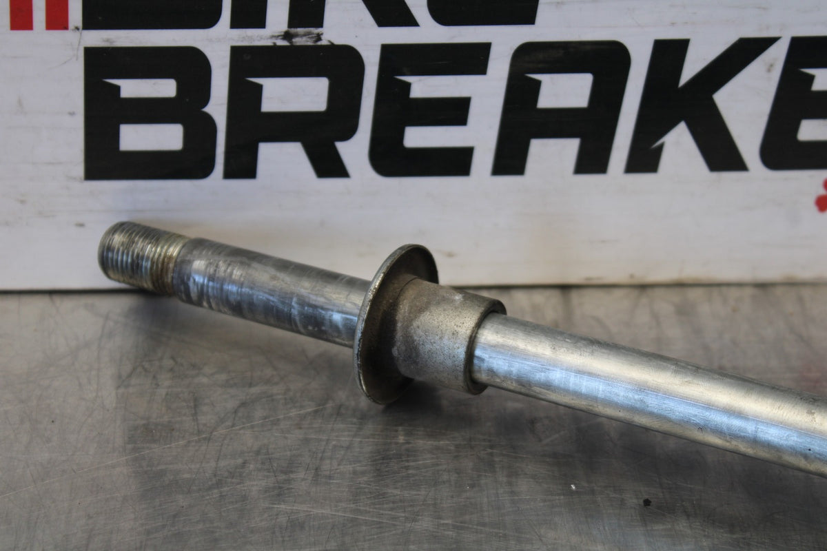 05-09 SUZUKI BOULEVARD C90 FRONT WHEEL RIM AXLE PIVOT BOLT BB791