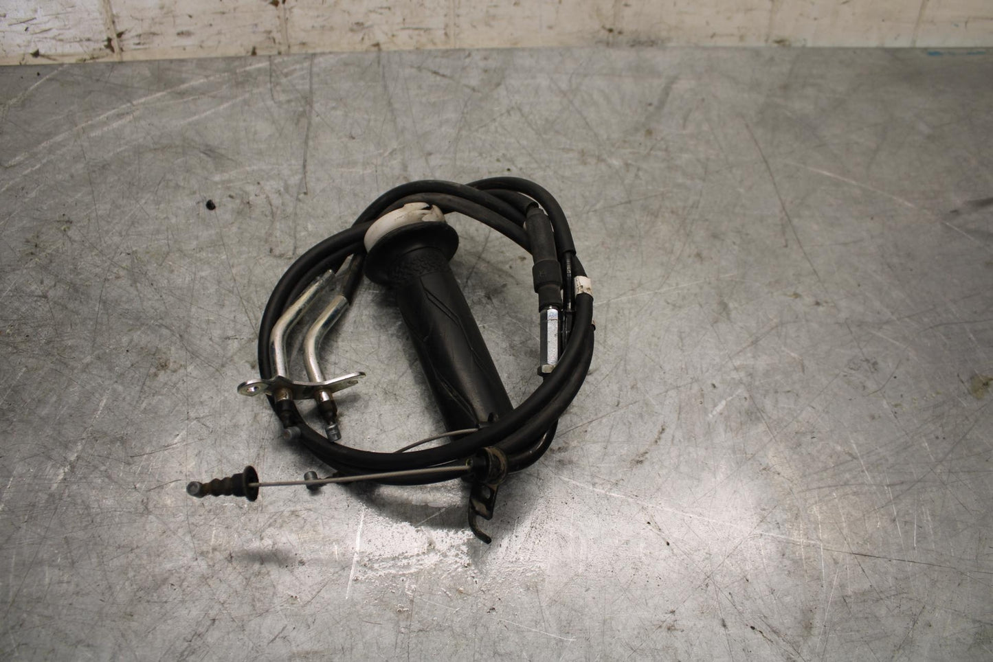 2015 Yamaha YZF R3 THROTTLE CABLES LINES TUBE 1WD-F6301-00-00 BB526
