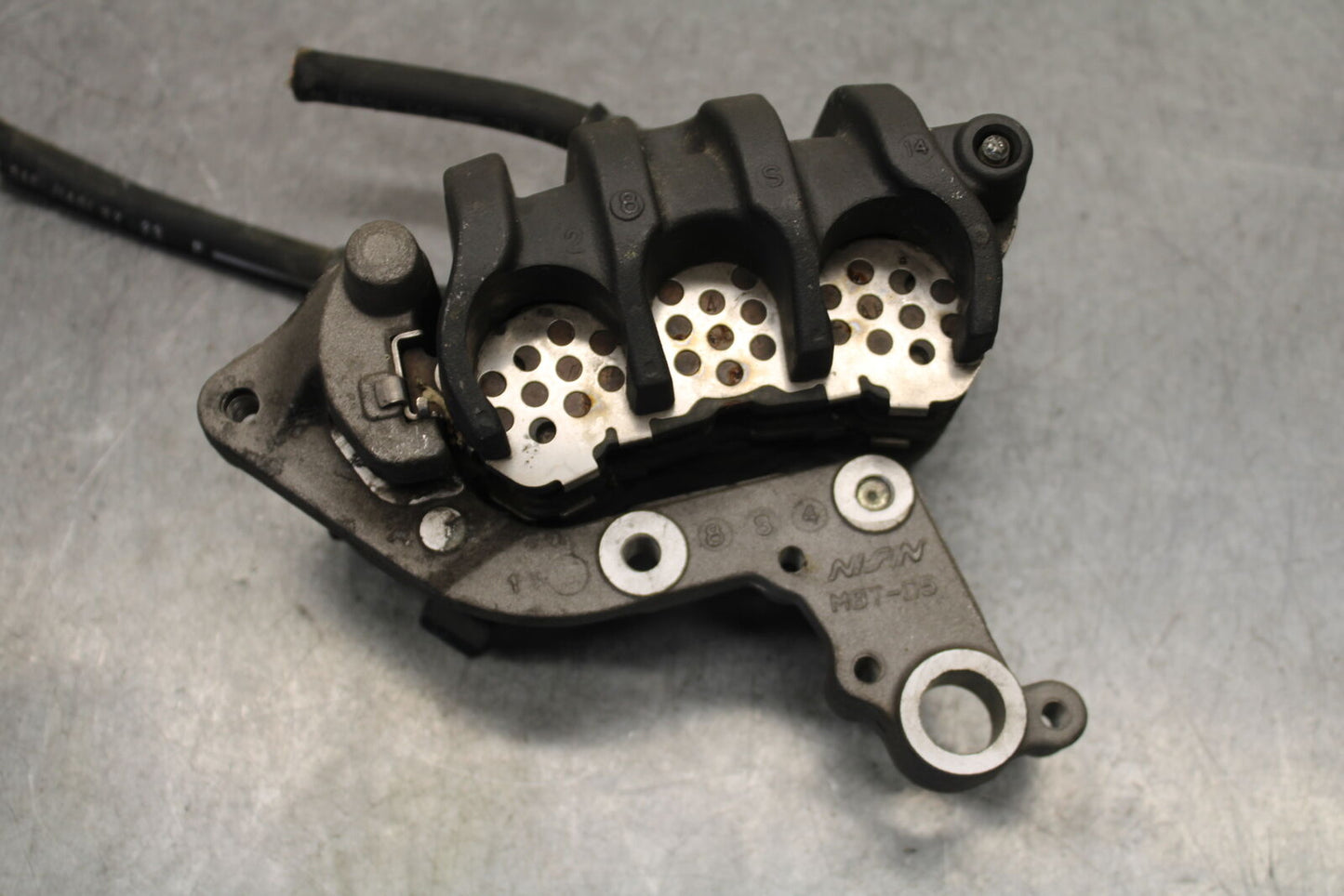 04-12 HONDA ST1300A RIGHT LEFT FRONT BRAKE CALIPER SET PAIR CALIPERS BB669