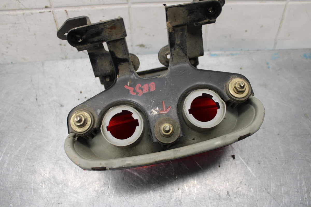 00-01 KAWASAKI ZZR600 REAR TAIL TAILLIGHT BACK BRAKE LIGHT BB31