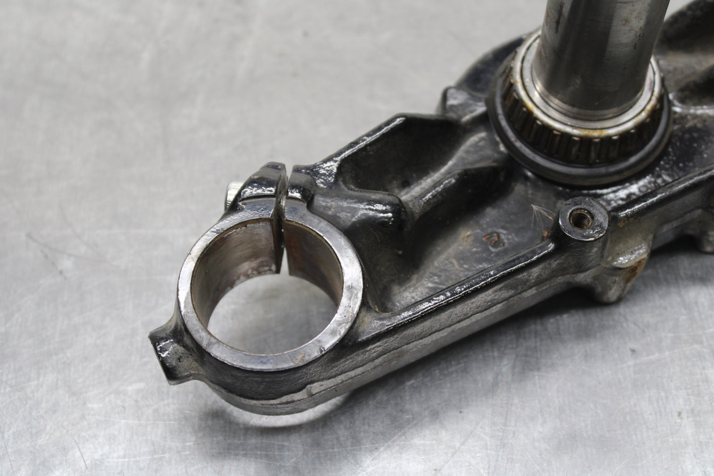 05-08 KAWASAKI VULCAN 1500 VN1500N CLASSIC FORKS CLAMP LOWER TRIPLE TREE BB133