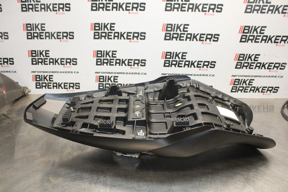 23-24 KAWASAKI NINJA ZX14R NEW!! FRONT REAR SEAT SADDLE BB764