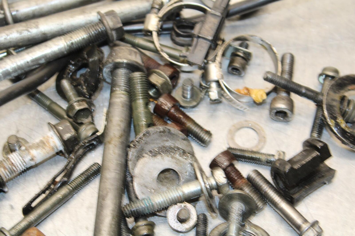 2001 Suzuki GSXR750 MISC BOLTS HARDWARE MOTOR SCREWS BB553