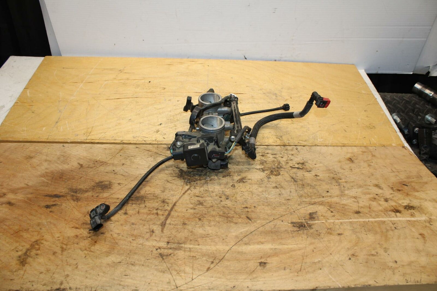 09-10 KAWASAKI ER-6N MAIN FUEL INJECTORS / THROTTLE BODIES 16163-0138 BB325