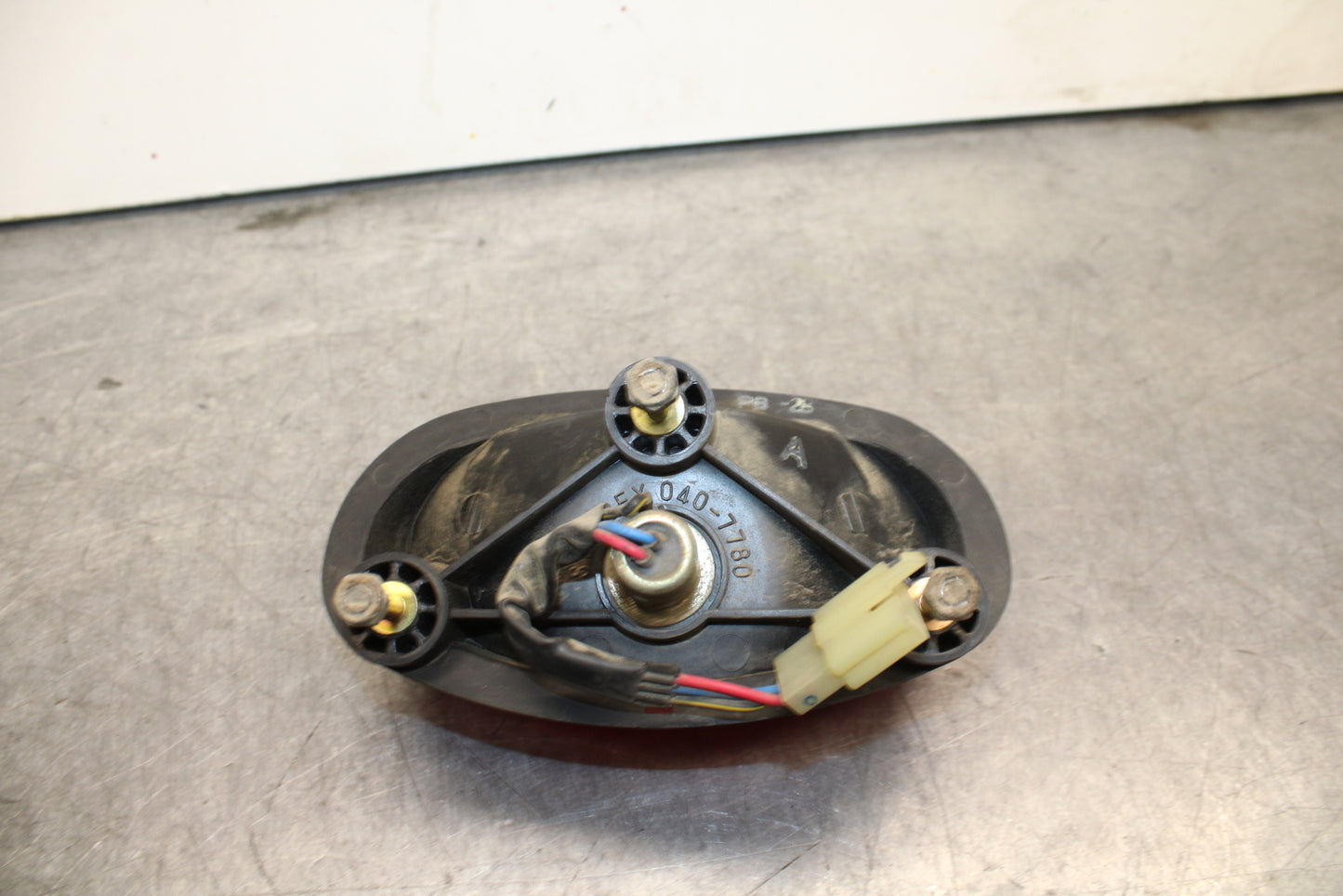 02-03 YAMAHA V STAR 1100 TAILLIGHT REAR TAIL BRAKE LIGHT BB124