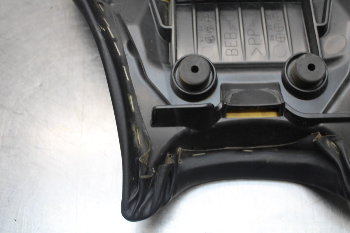 22-25 YAMAHA YZF R7 FRONT DRIVERS SEAT PAD SADDLE PILLION BB850