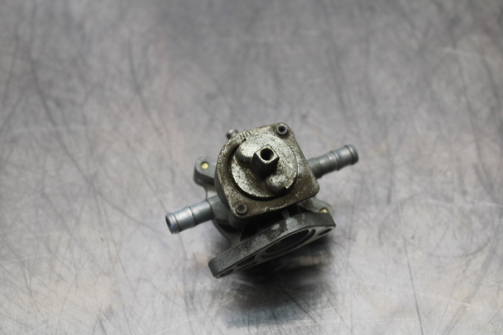 98-05 HONDA SUPER HAWK 1000 VTR1000F FUEL GAS TANK PETCOCK SHUT VALVE BB152