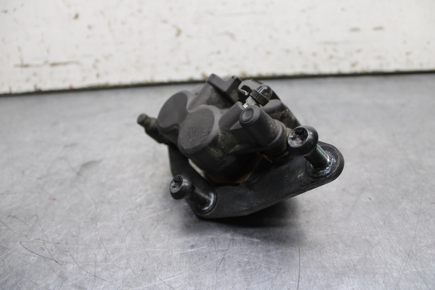19-24 YAMAHA R3 RIGHT FRONT BRAKE CALIPER BB736