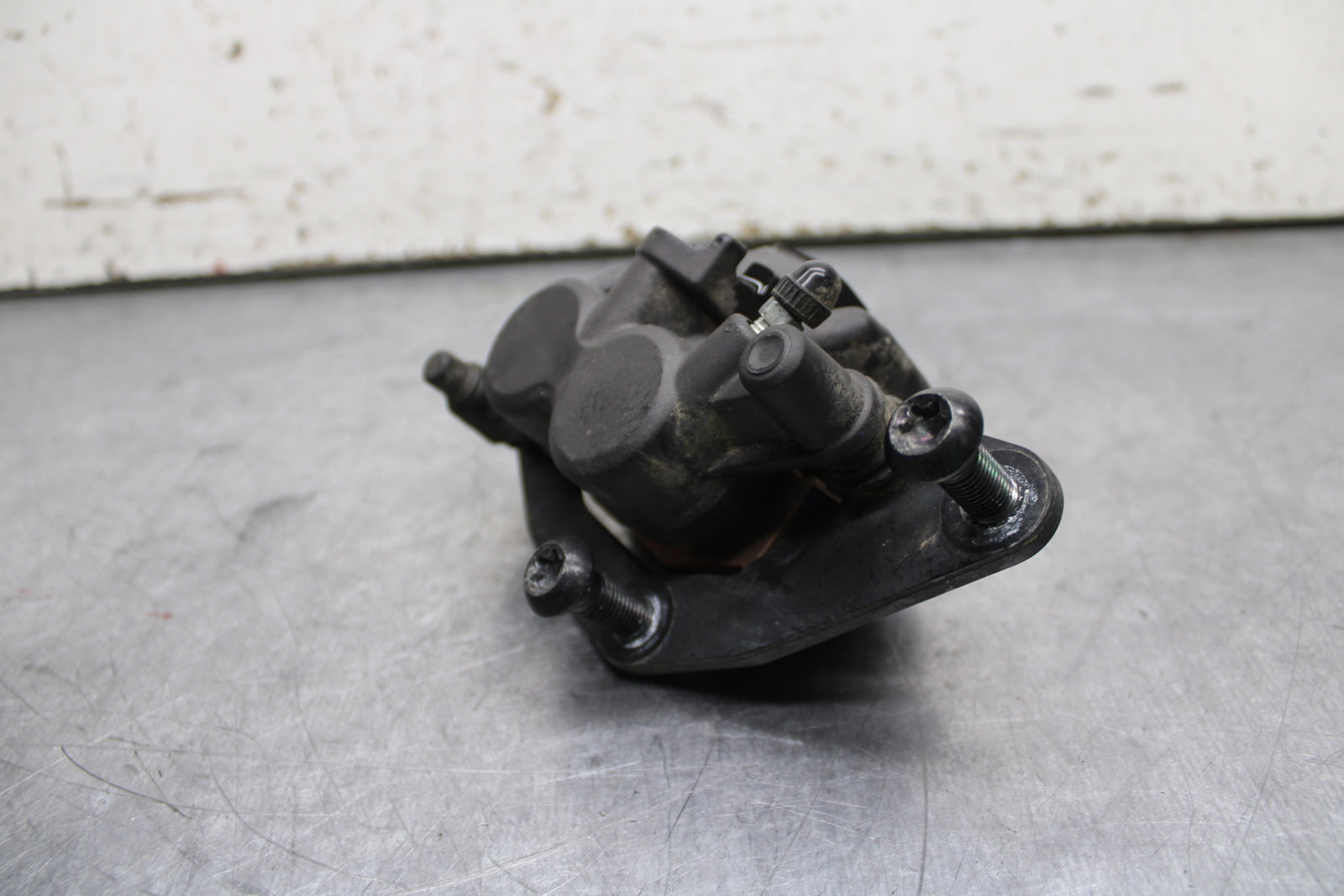 19-24 YAMAHA R3 RIGHT FRONT BRAKE CALIPER BB736