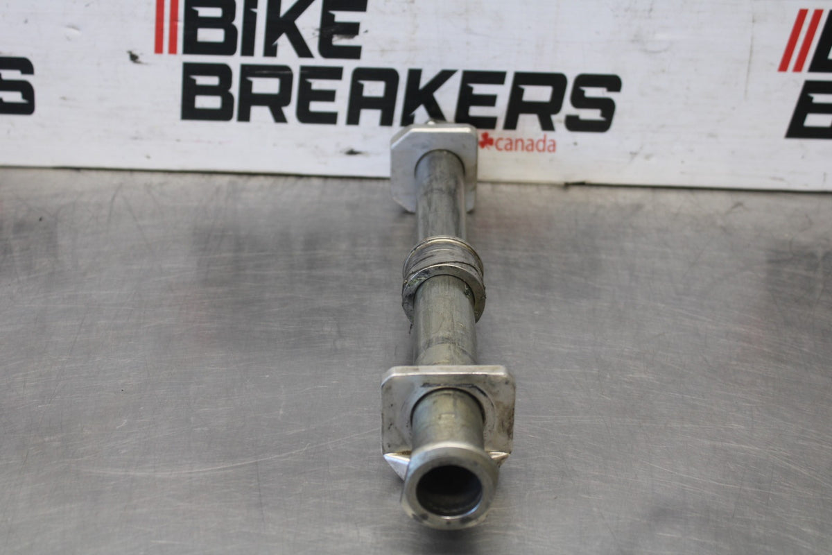 07-08 SUZUKI GSXR1000 REAR AXLE BACK WHEEL RIM PIVOT BOLT AXEL BB944