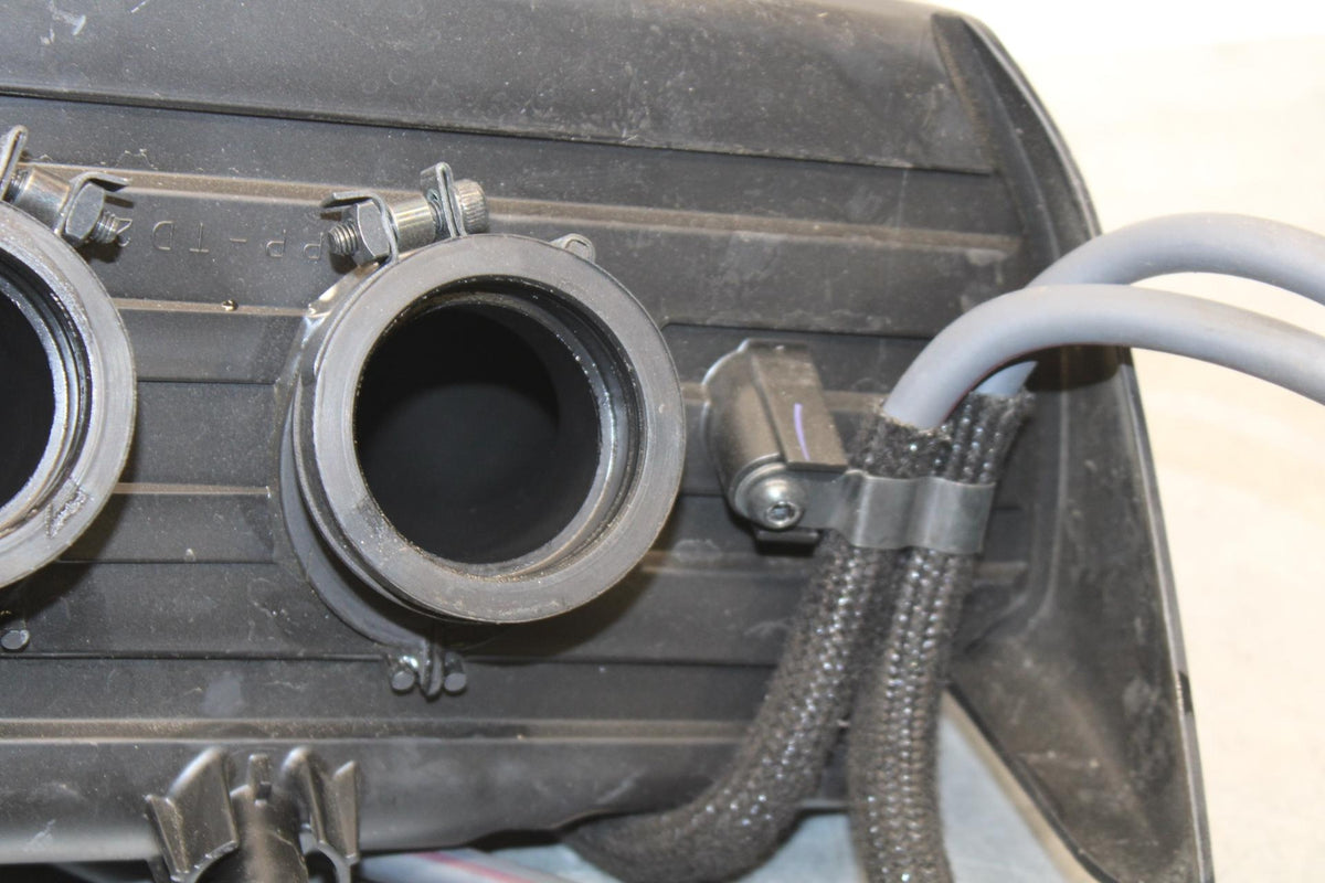 22-23 YAMAHA YZF R7 AIRBOX AIR INTAKE FILTER BOX BB583