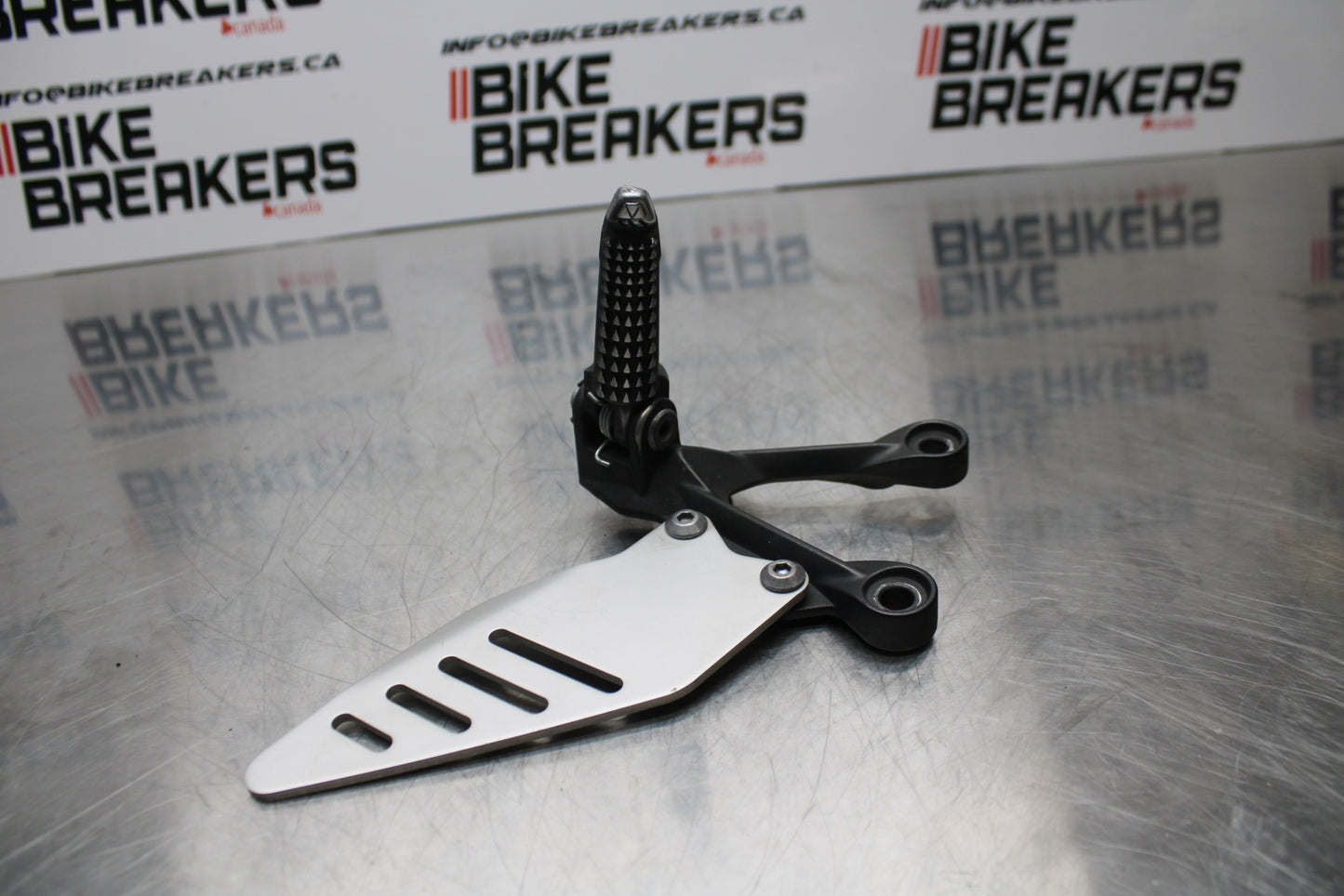 13-17 KAWASAKI NINJA ZX6R ZX636 ABS LEFT REARSET REAR SET DRIVER FOOT PEG BB143