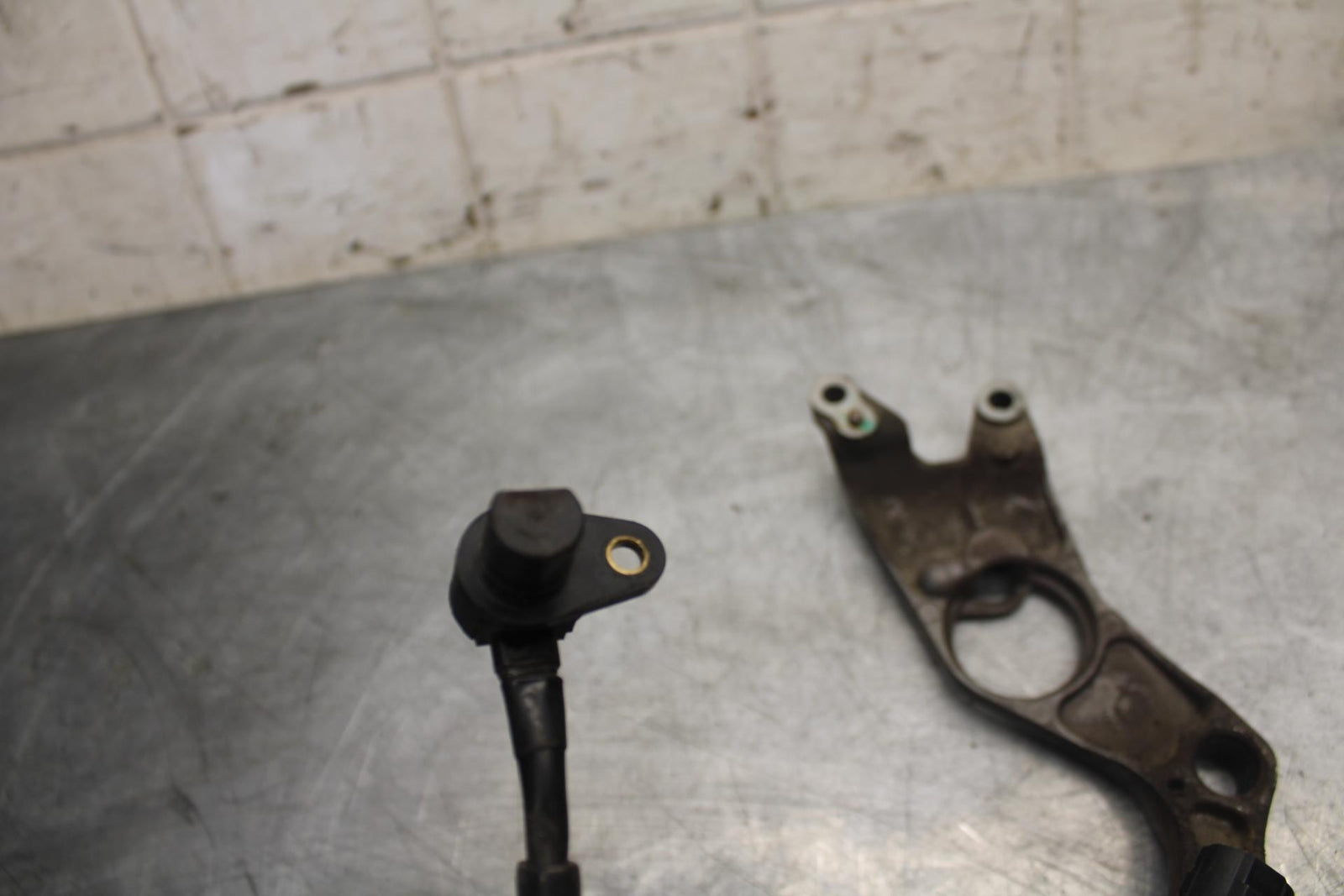 2015 Kawasaki Ninja 300 EX300B ABS SPEED SPEEDOMETER SENSOR 21176-0065 BB518