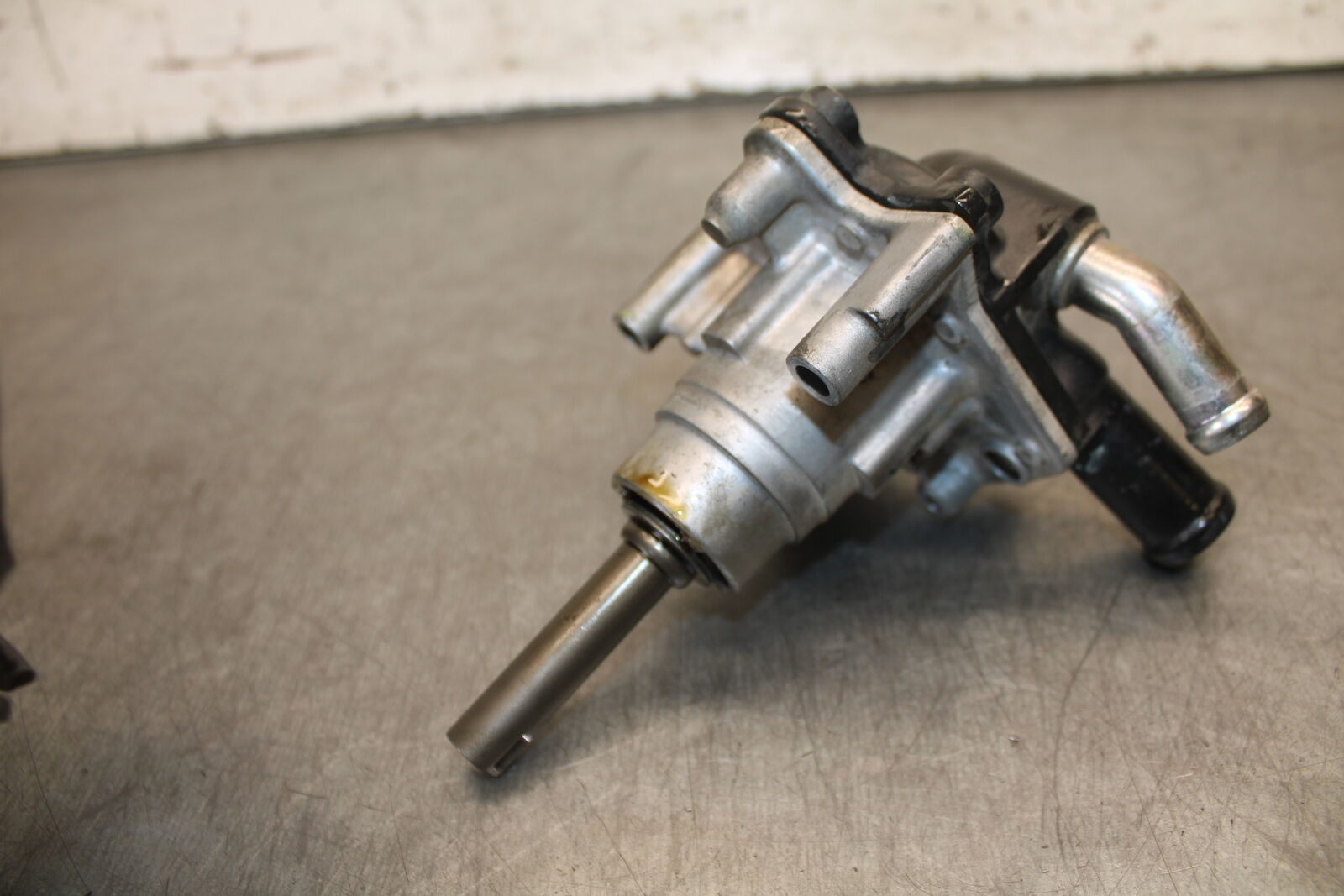13-15 HONDA CBR500R ENGINE WATER COOLANT PUMP  19200-MGZ-305 BB704