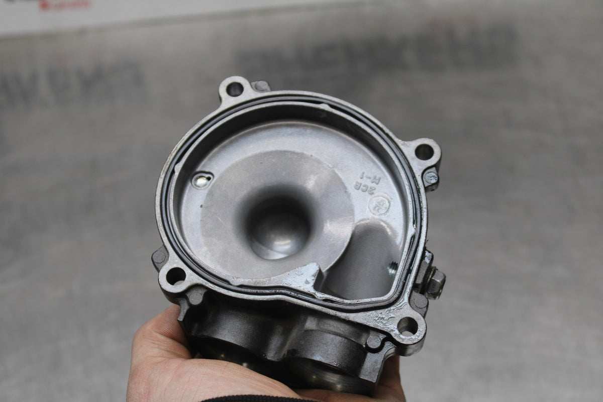 18 YAMAHA YZF R1  ENGINE WATER COOLANT PUMP  BB838