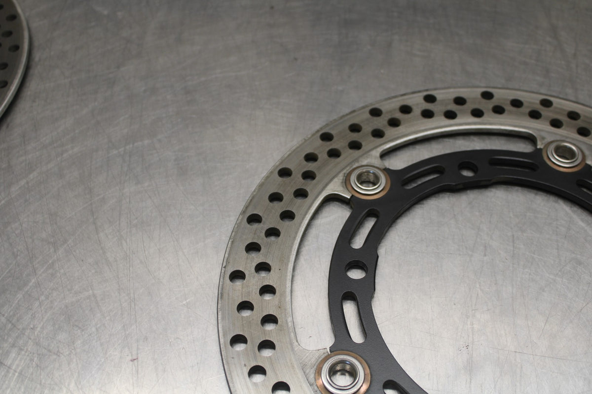 25 KAWASAKI Z900 FRONT LEFT RIGHT BRAKE ROTORS DISCS BB928