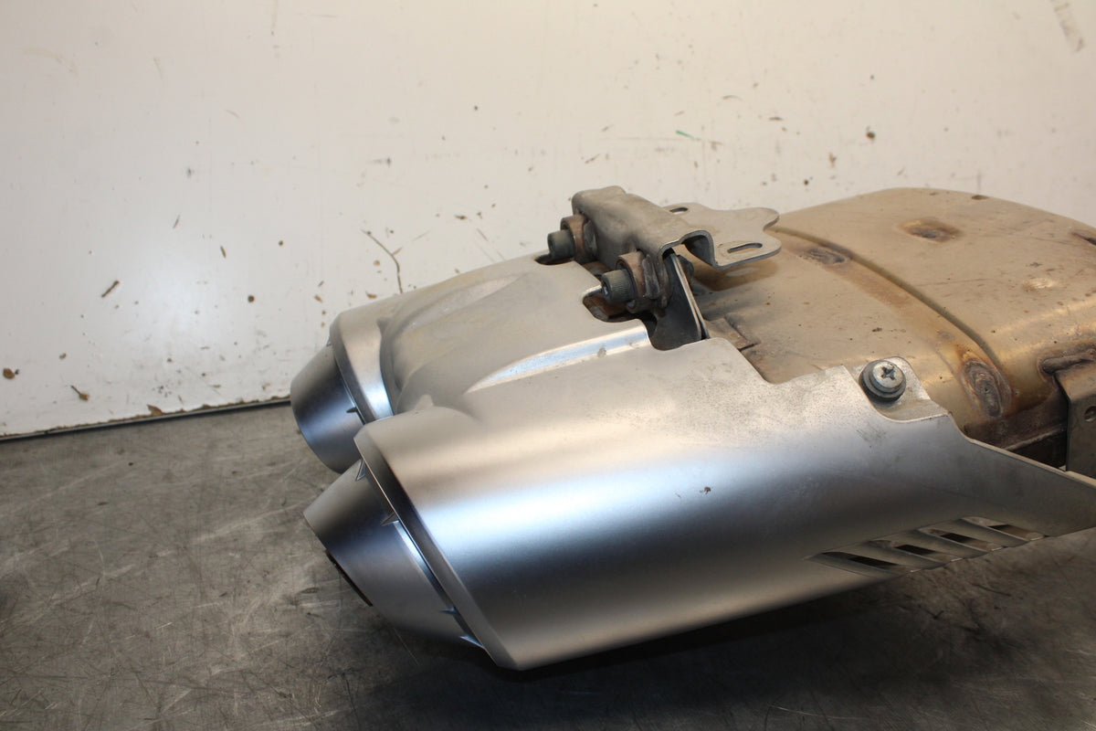 07-09 YAMAHA FZ6 EXHAUST PIPE MUFFLER SLIP ON CAN SILENCER 5VX-14710-01-00 BB713