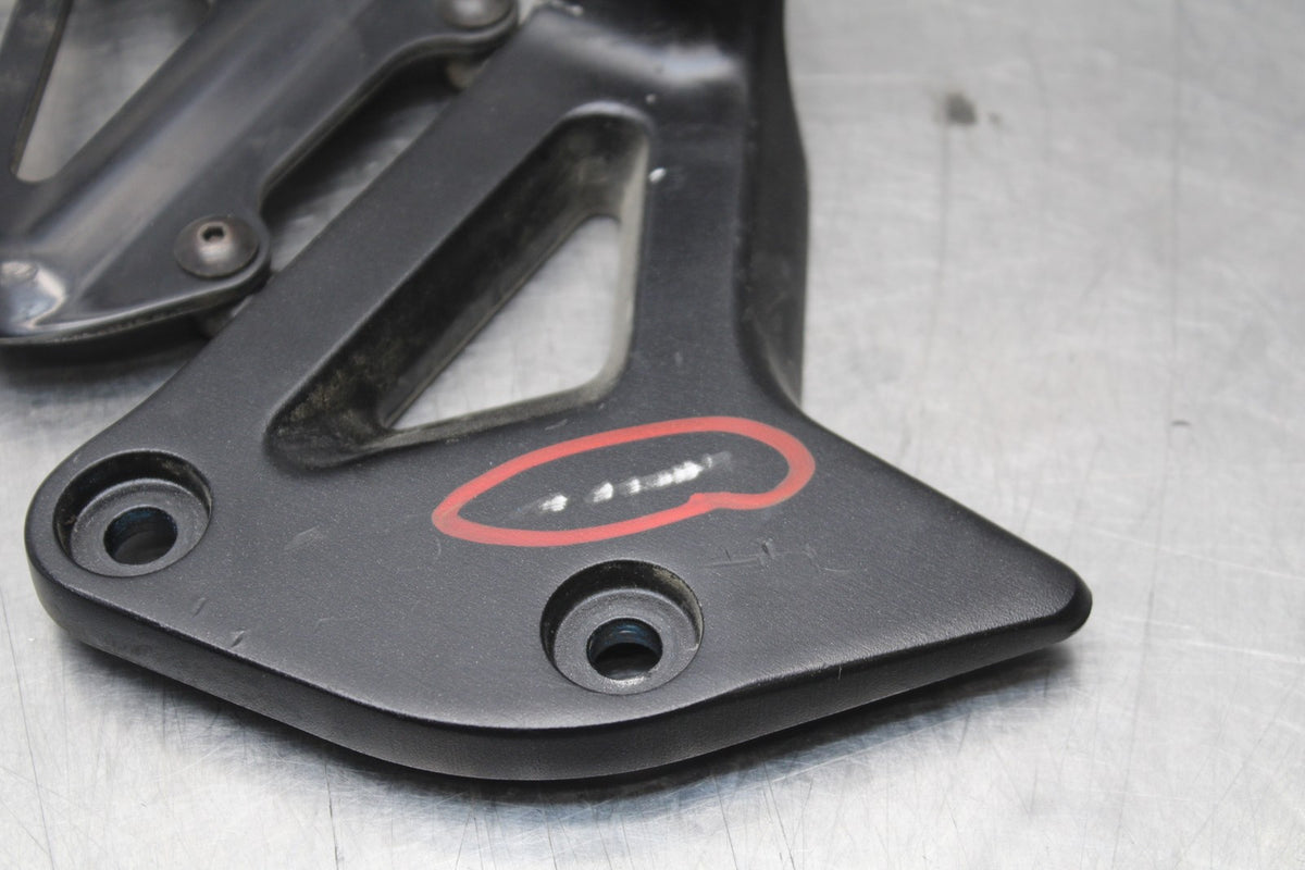 24-25 SUZUKI GSXR1000 LEFT REARSET REAR SET DRIVER FOOT PEG REST STOP BB767