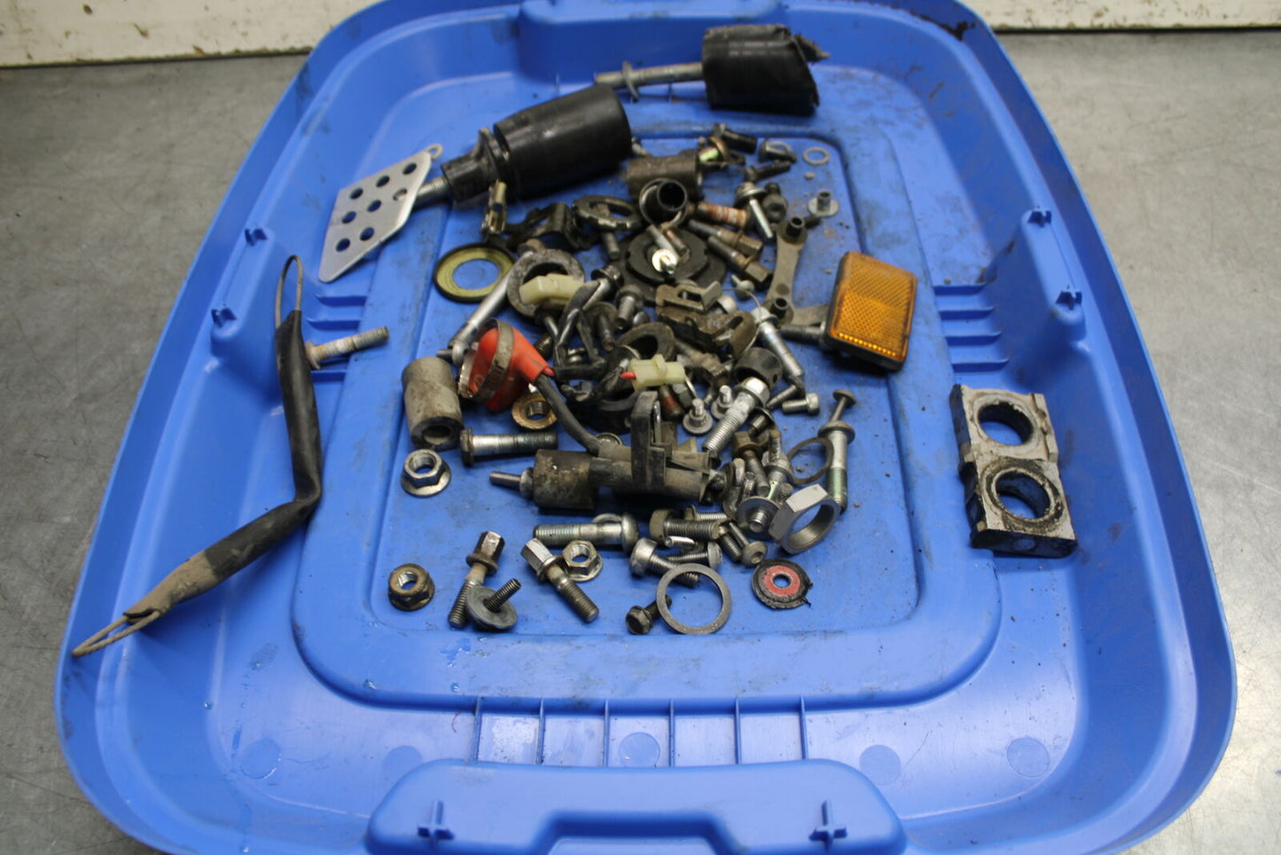 05-06 HONDA CBR600RR MOUNTING BOLTS HARDWARE MOTOR SCREWS BB739