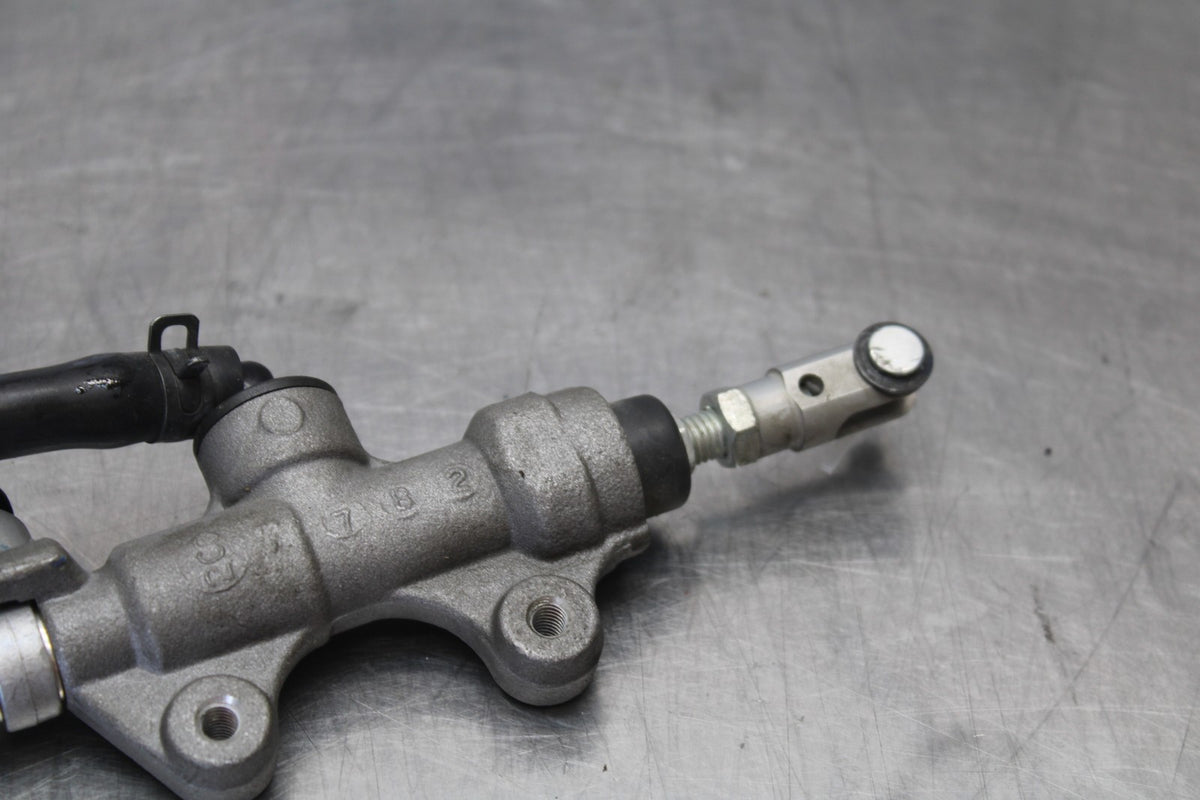 17 YAMAHA YZF R6 REAR BACK BRAKE MASTER CYLINDER W RESERVOIR BB922