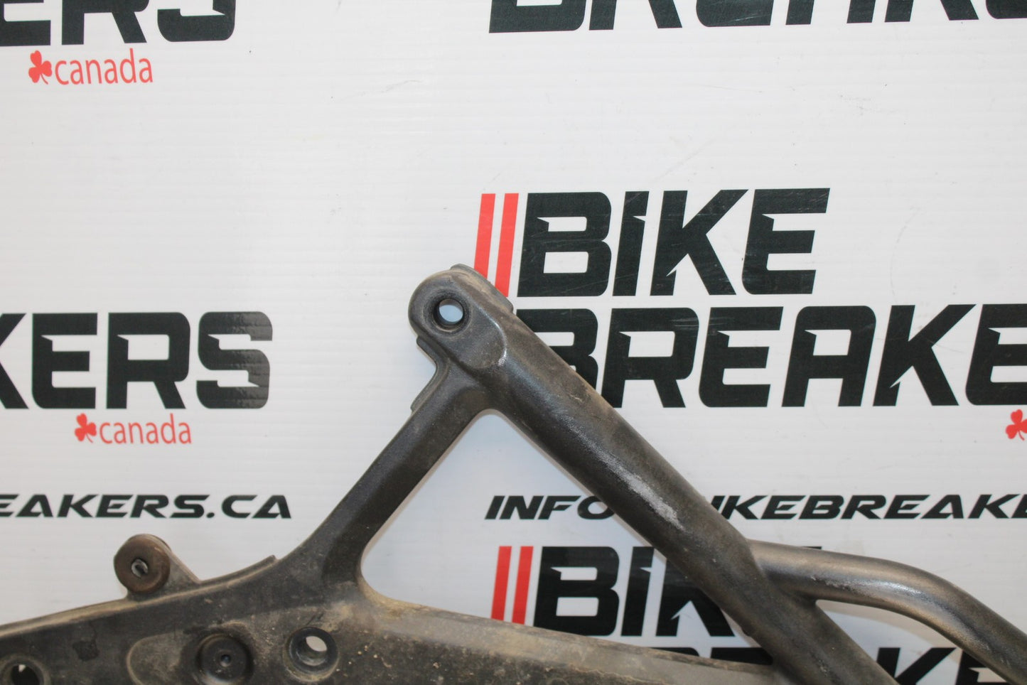 09-10 KAWASAKI ER-6N LEFT REARSET REAR SET DRIVER FOOT PEG REST STOP BB205