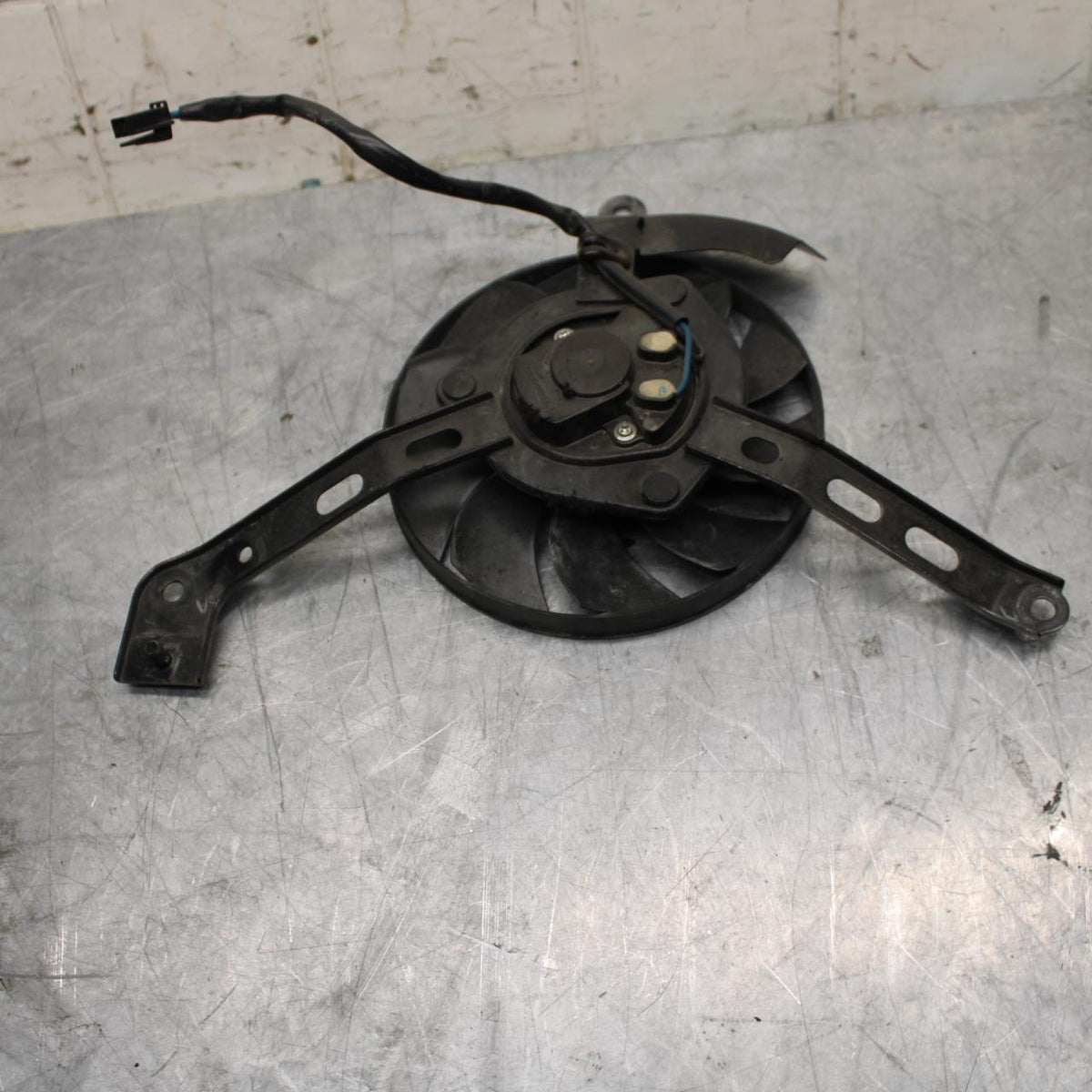 18-21 YAMAHA XSR700 ENGINE RADIATOR COOLING FAN bb475