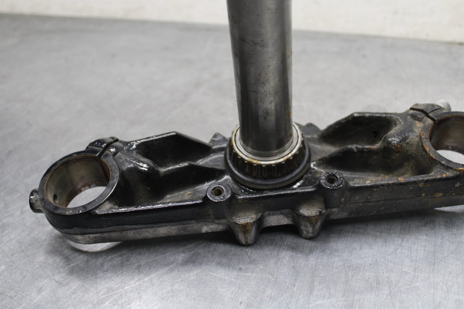 05-08 KAWASAKI VULCAN 1500 VN1500N CLASSIC FORKS CLAMP LOWER TRIPLE TREE BB133