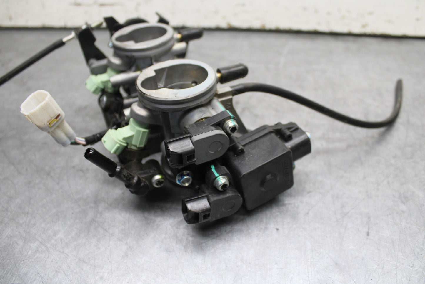 18-24 KAWASAKI NINJA 650 MAIN FUEL INJECTORS / THROTTLE BODIES BB725