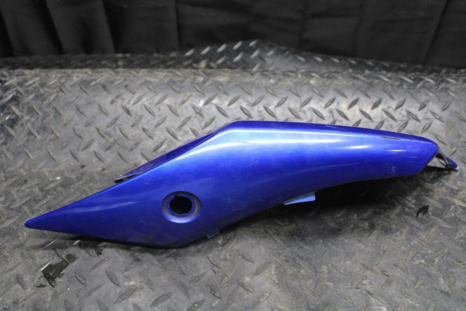 08-09 SUZUKI GSXR600 LEFT REAR BACK TAIL FAIRING COWL SHROUD BB204