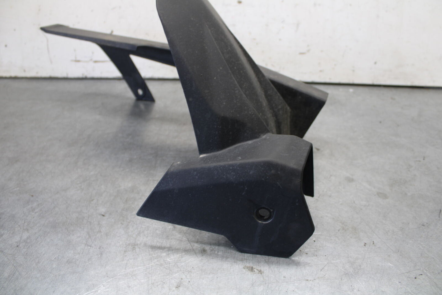 18-23 KAWASAKI NINJA 400 REAR BACK DRIVE CHAIN GUARD COVER SHIELD BB679