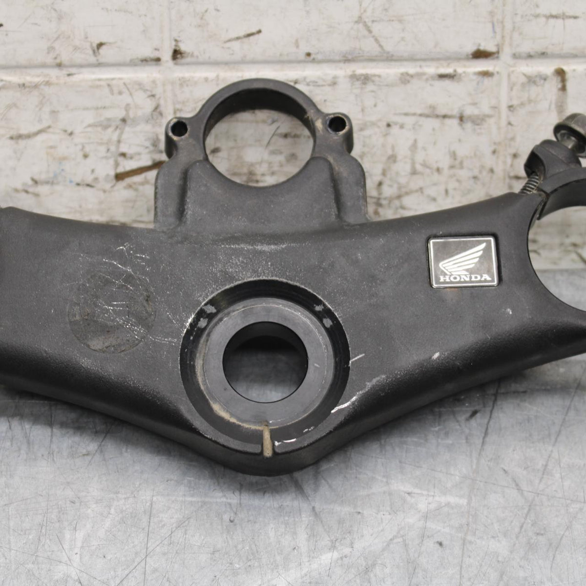 2006 Honda CBR600F4i FORKS UPPER TRIPLE TREE CLAMP 53300-MBW-H90 BB567