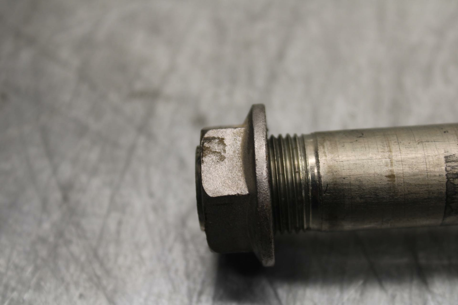 19-20 KAWASAKI NINJA ZX6R ZX636 REAR BACK SWINGARM BOLT SUSPENSION PIVOT  BB419